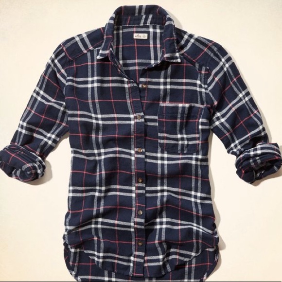 Hollister Tops - NWOT Hollister Malibu knit navy plaid shirt